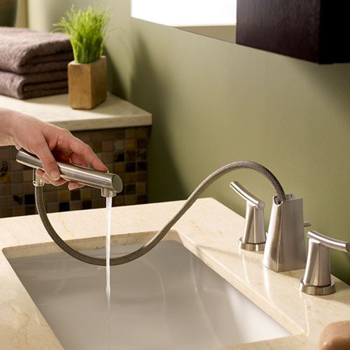 American Standard Green Tea 8" Widespread Pull-Out Bathroom Faucet in Chrome American Standard